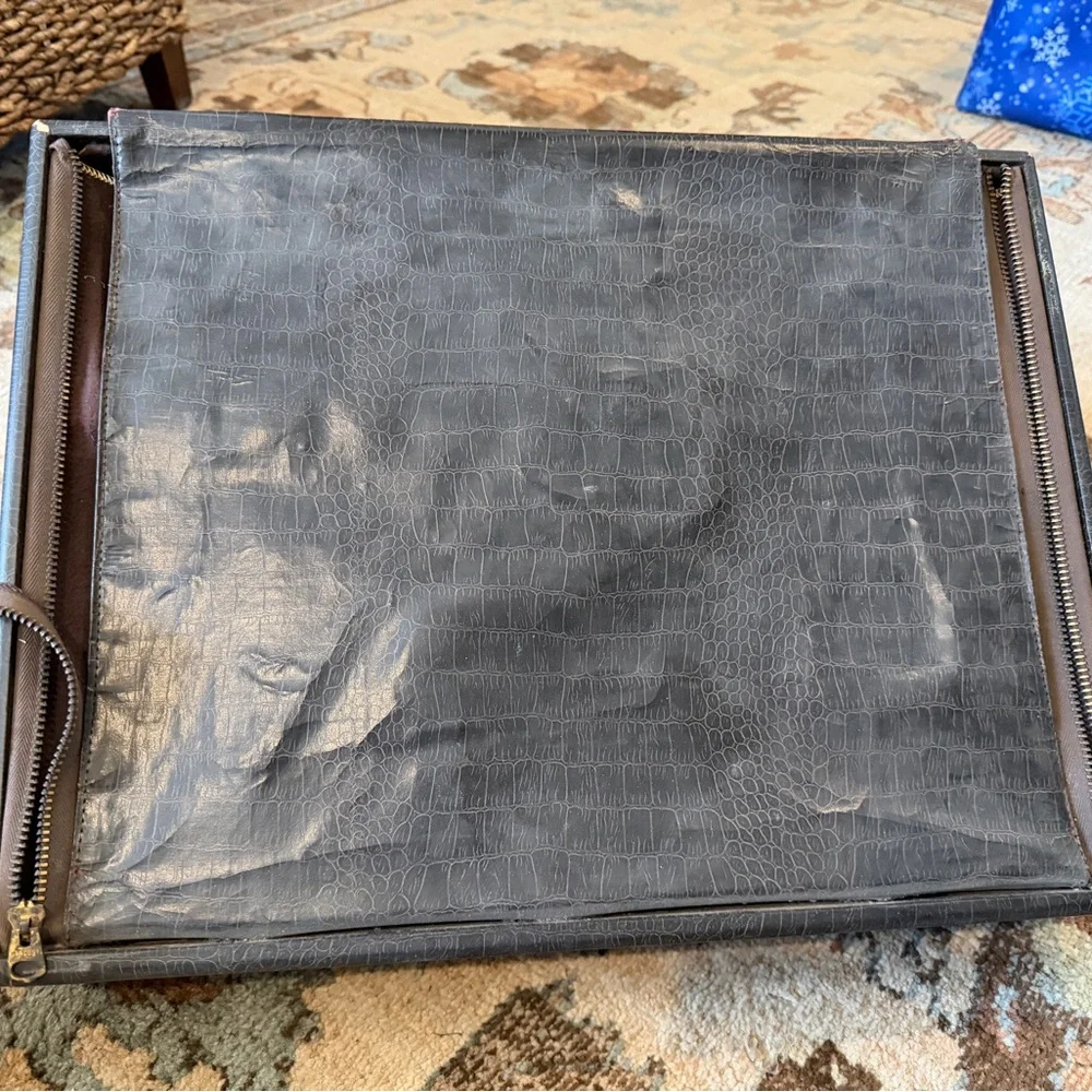 Black Croc-Embossed Flatware case